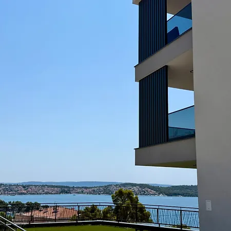 Panorama Pearl Трогір